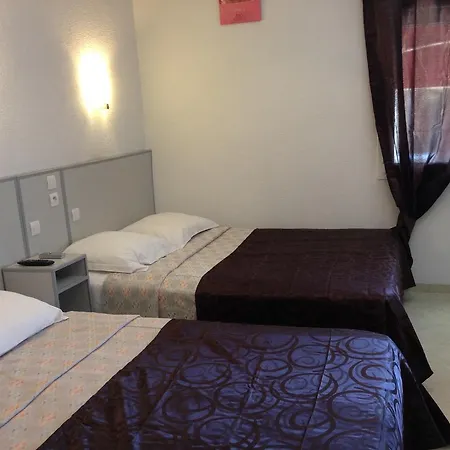 Le Plaza Vitarelle Hotel *